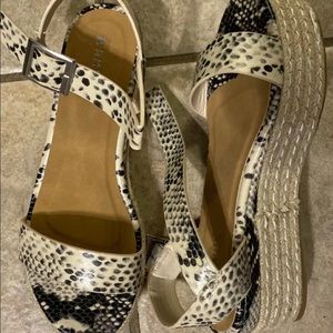 Brand New Bamboo Snake Skin Sandals size 6